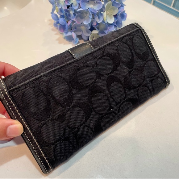 Coach Signature Monogram C Wallet - Picture 4 of 10